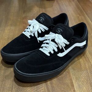 Vans Men's Black and White Sneakers